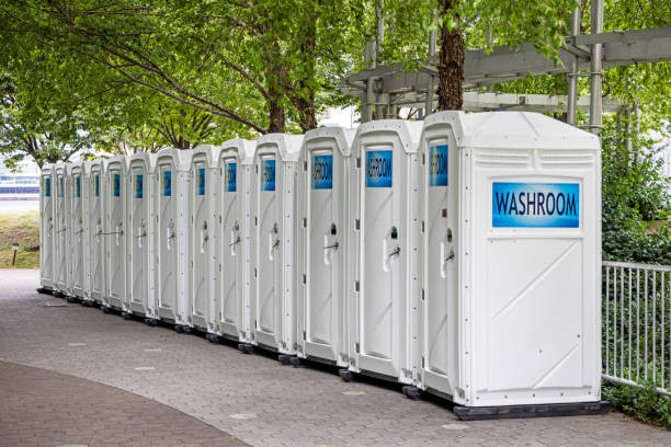 Best Portable restroom trailer rental  in Moundridge, KS